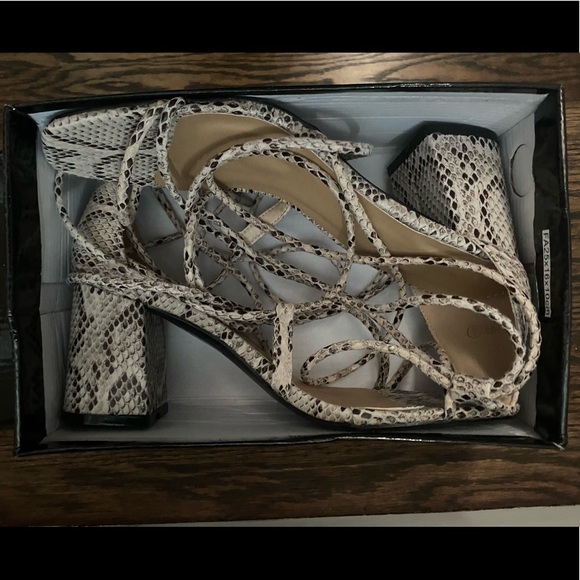 Snake print tie up sandals - Picture 1 of 1
